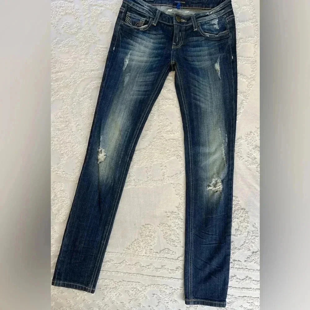 Vigoss Studio The Dublin Skinny Jeans Medium Wash Distressed
